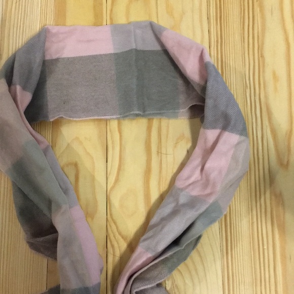 Grey & Pink Check Wool Scarf - Picture 3 of 5